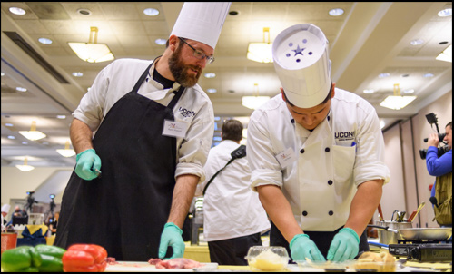 Temporary Job Openings - image of a couple chefs working